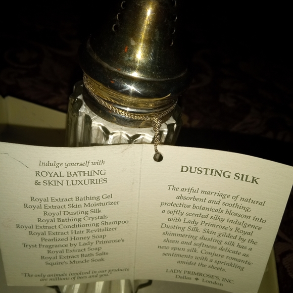 Royal Silk Dusting Powder - Picture 2 of 5